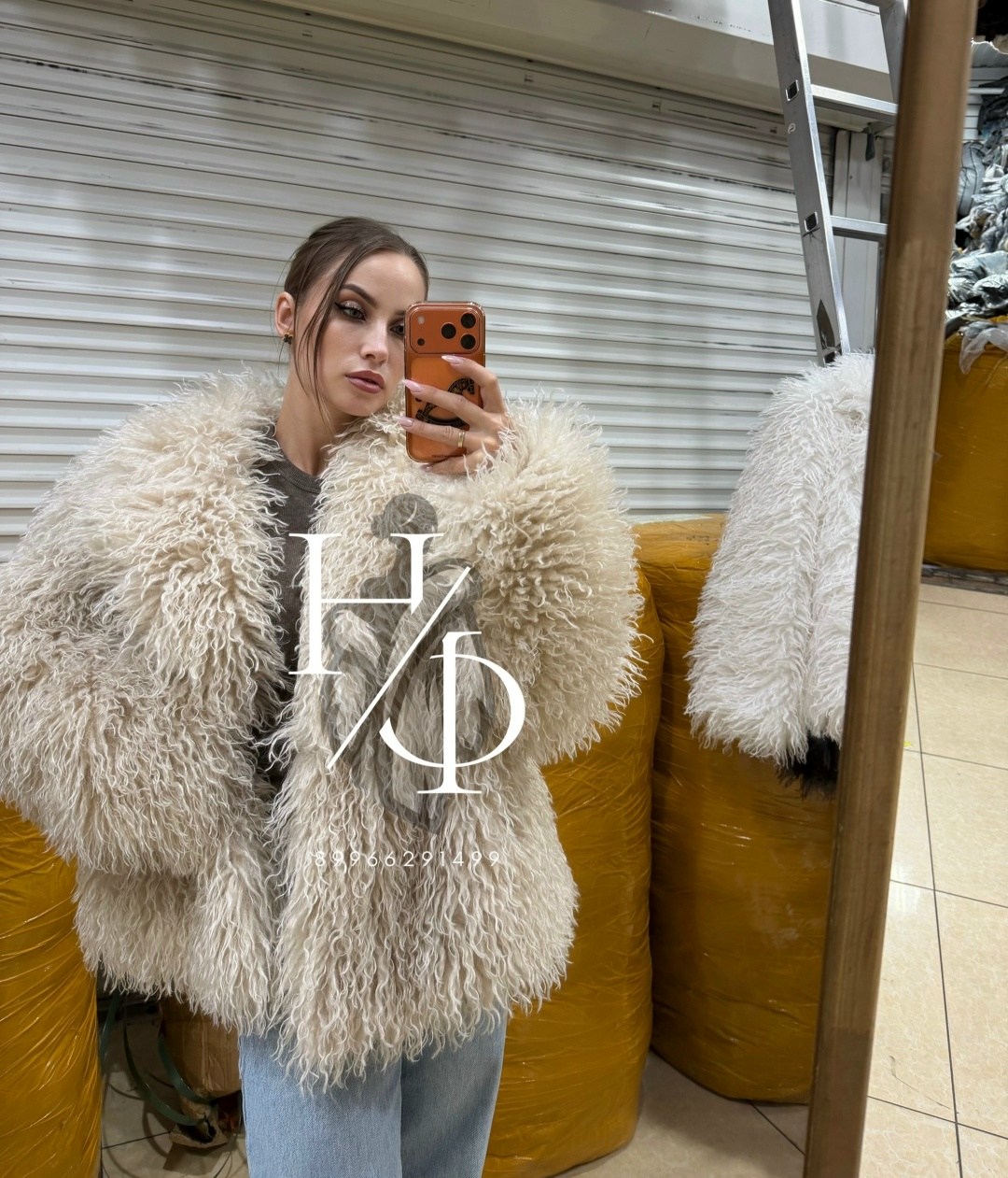 шуба искусственная лама страус пушистая fashion vogue,шуба искусственная лама страус пушистая fashion vogue цвет белый,белая шуба из экомеха под страус,шуба из ламы,шуба из меха ламы