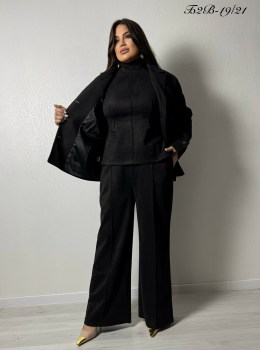 Костюм