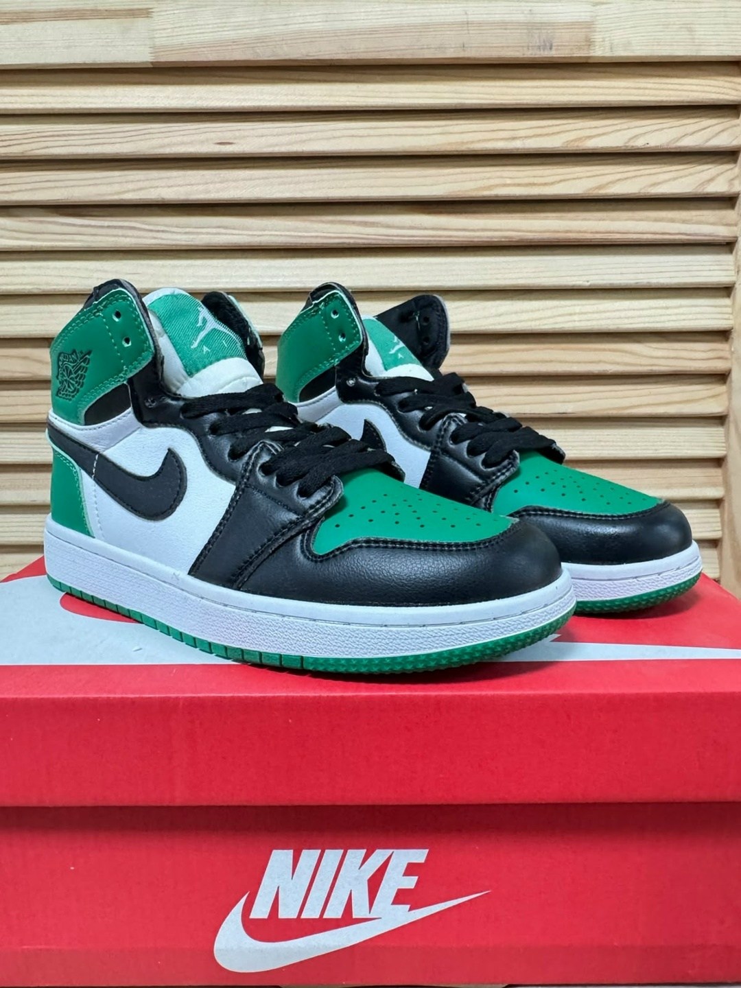 кроссовки nike air jordan 1 retro high,кроссовки nike air jordan 1,nike air jordan 1 mid black white,кроссовки женские nike air jordan 1,кроссовки nike air jordan
