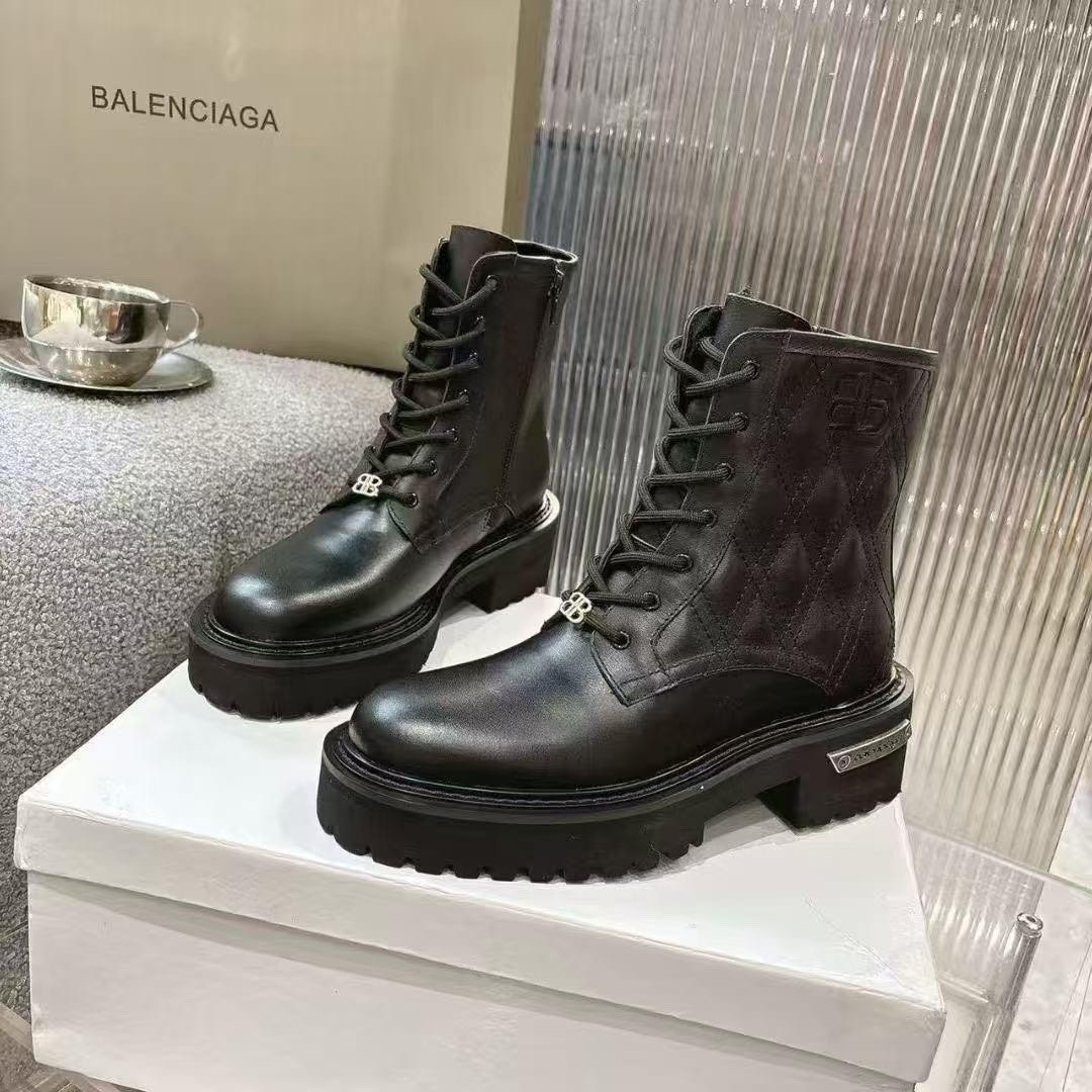 ботинки balenciaga,сапоги balenciaga,женские ботинки баленсиага,ботинки balenciaga зимние,кроссовки женские balenciaga