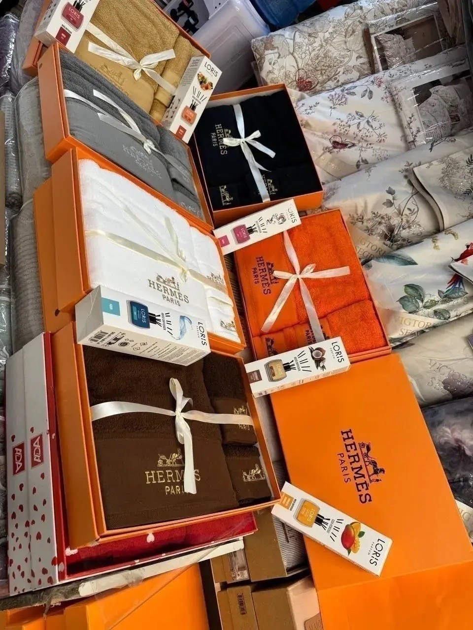 полотенце hermes,подарочный набор полотенец hermes из 3 штук,полотенца hermes оранжевые,полотенце для ванной hermes,подарочный комплект полотенец hermes