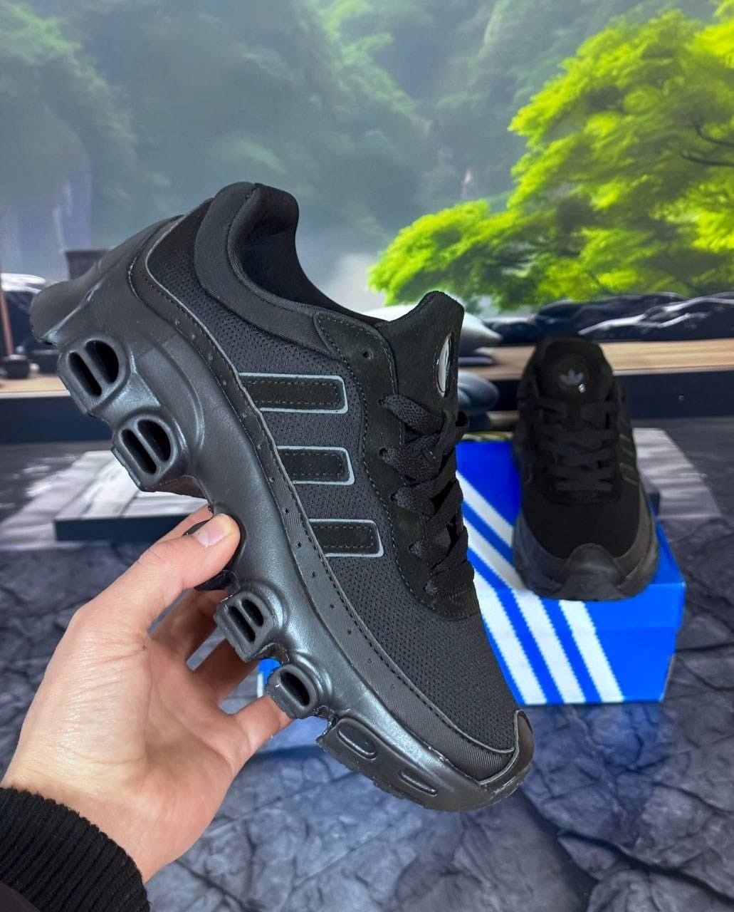 кроссовки adifom megaride adidas черный,кроссовки adidas,мужские кроссовки adidas,кроссовки адифом мегарид adidas,черные кроссовки adidas