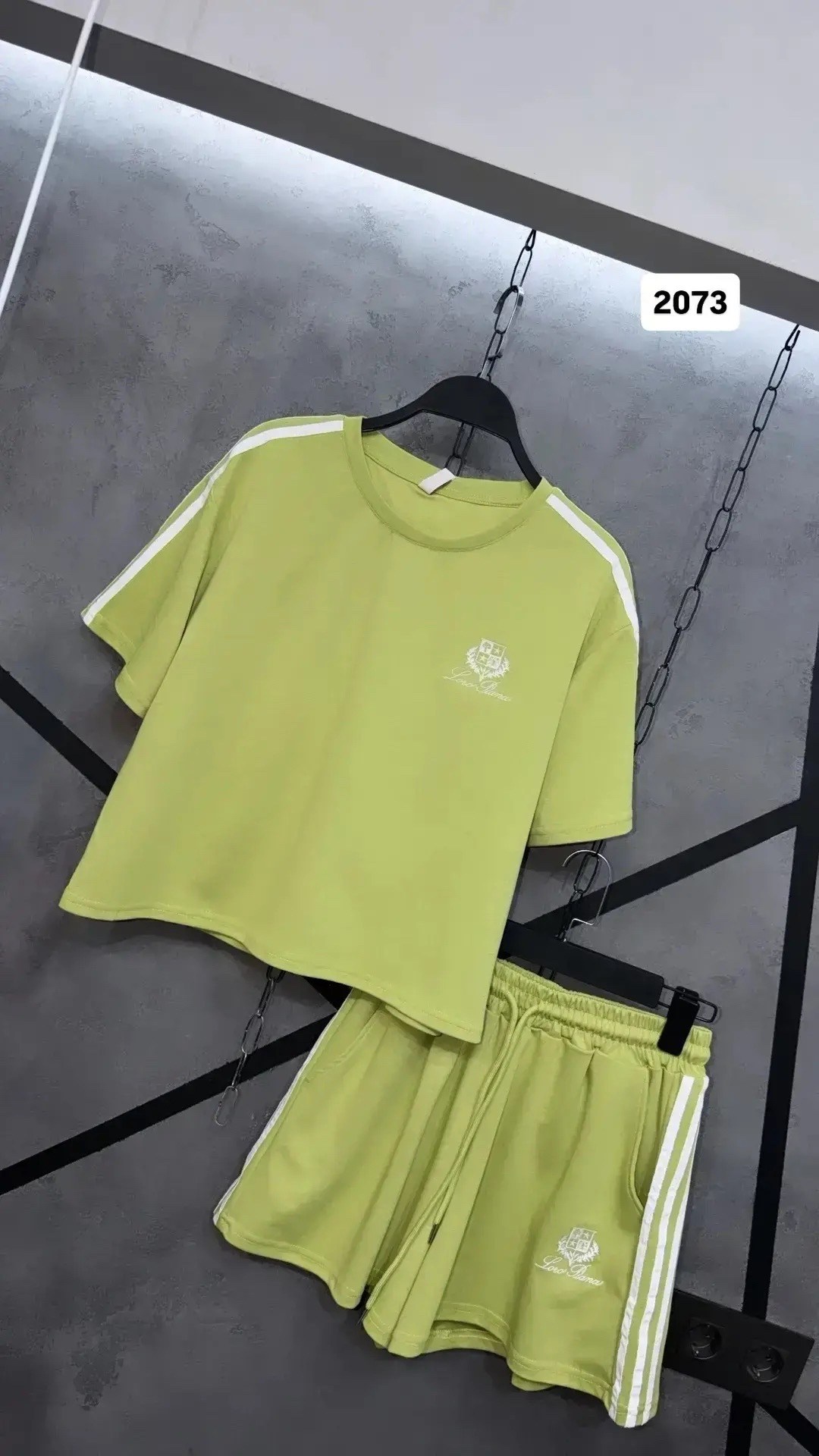 спортивный костюм футболка шорты,костюм адидас шорты футболка,adidas спортивный костюм,костюм спортивный женский шорты,костюм спортивный женский