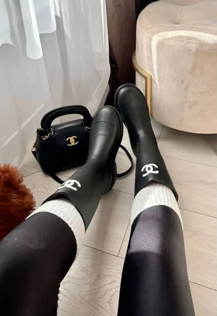 резиновые сапоги chanel,резиновые сапоги шанель,сапоги chanel,женские резиновые сапоги chanel черные,резиновые сапоги