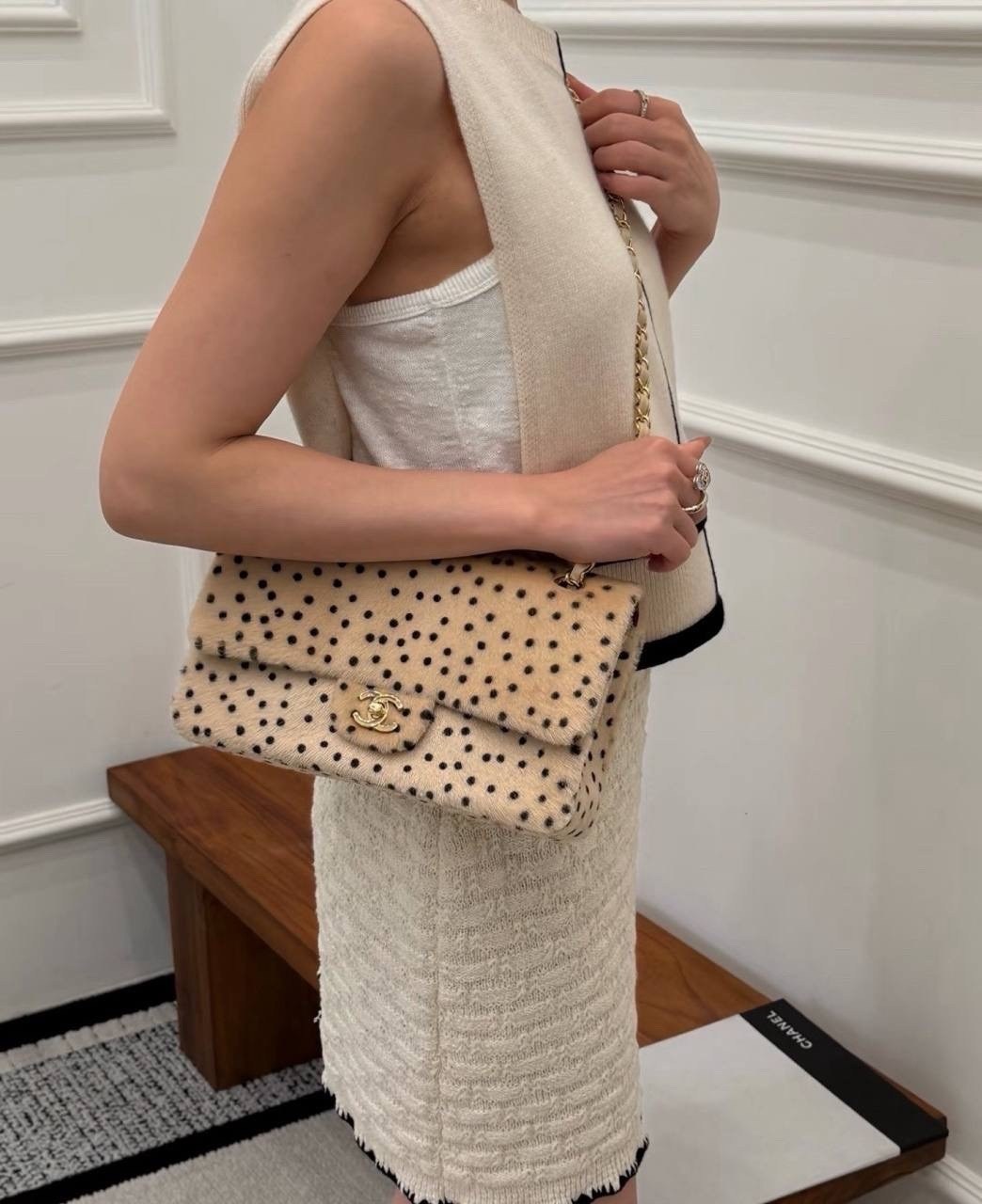 сумка chanel,меховая сумка,сумка женская chanel,chanel classic flap bag,стильные сумочки