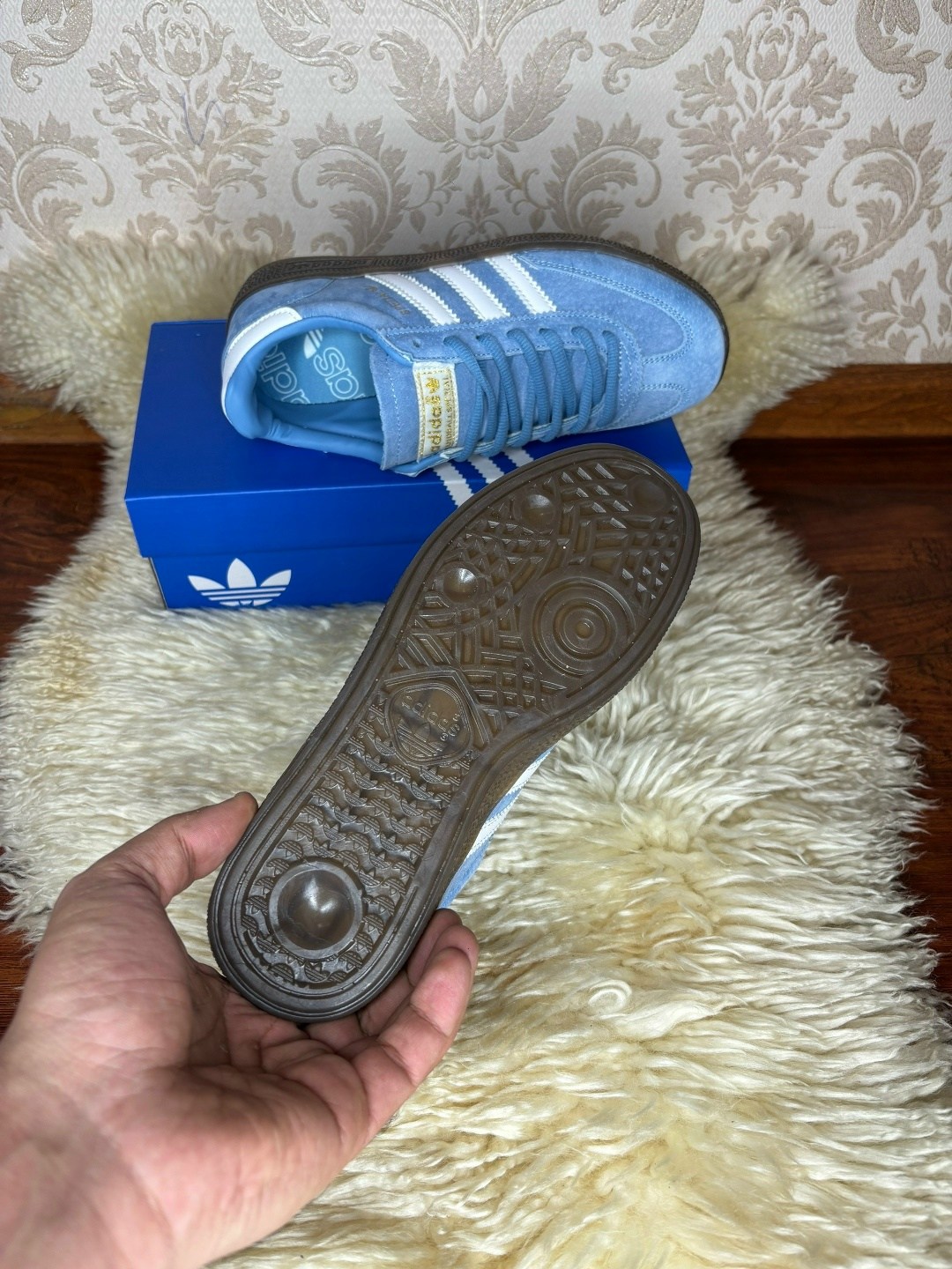кроссовки adidas spezial,adidas originals handball spezial,адидас кроссовки специал spezial,кроссовки adidas spezial голубые,кроссовки adidas handball spezial