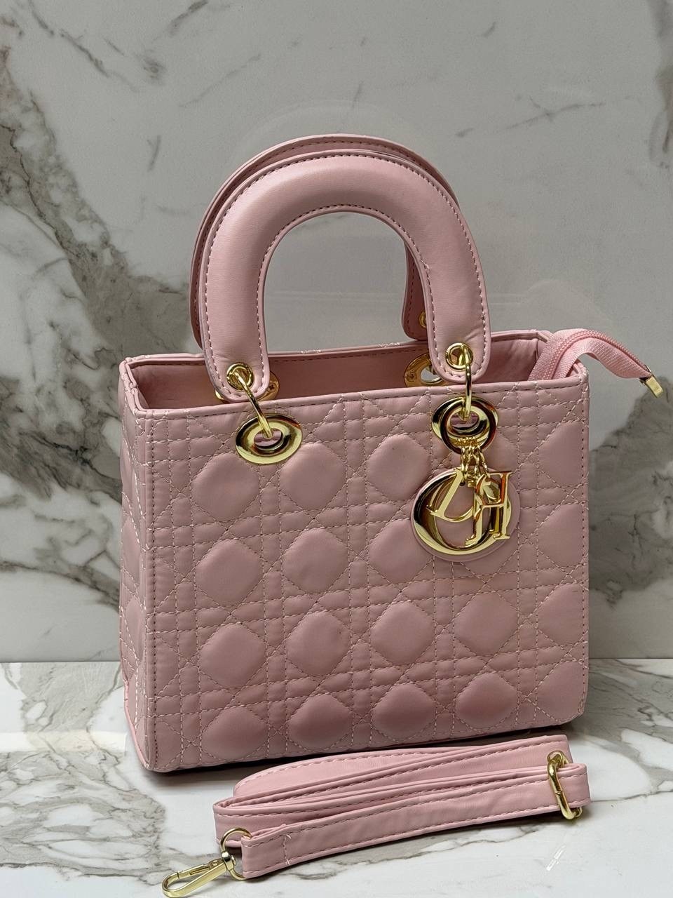 сумка lady dior,сумка dior,сумки диор,сумка диор женская,сумка леди диор