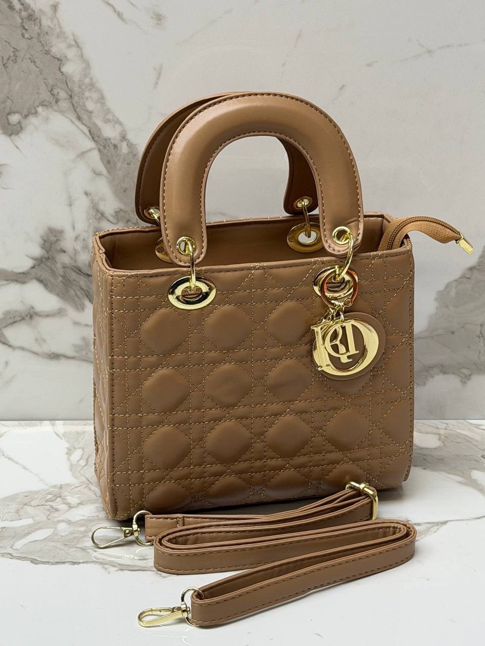 сумка lady dior,сумка dior,сумки диор,сумка диор женская,сумка леди диор