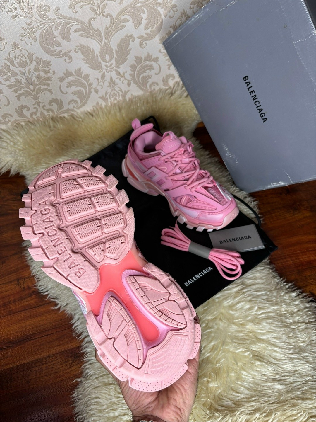женские кроссовки balenciaga,кроссовки balenciaga,кроссовки balenciaga track,женские кроссовки balenciaga track trainer pink,balenciaga track sneakers pink