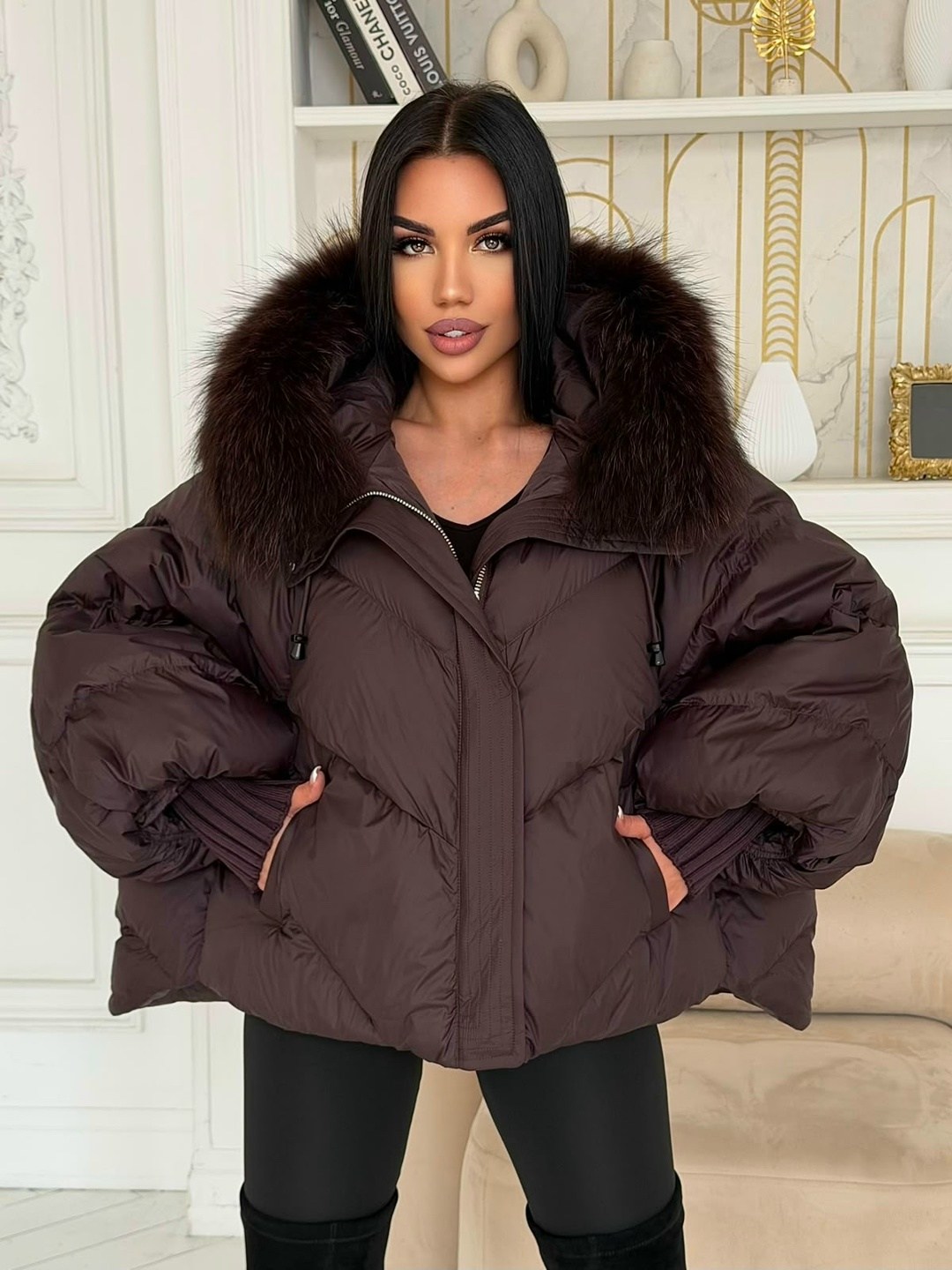 бомбическая куртка max mara с натуральным мехом,пуховик куртка с натуральным мехом max mara,стильные куртки,куртка с ламой мех съемный наполнитель пух,куртка max mara с натуральным мехом