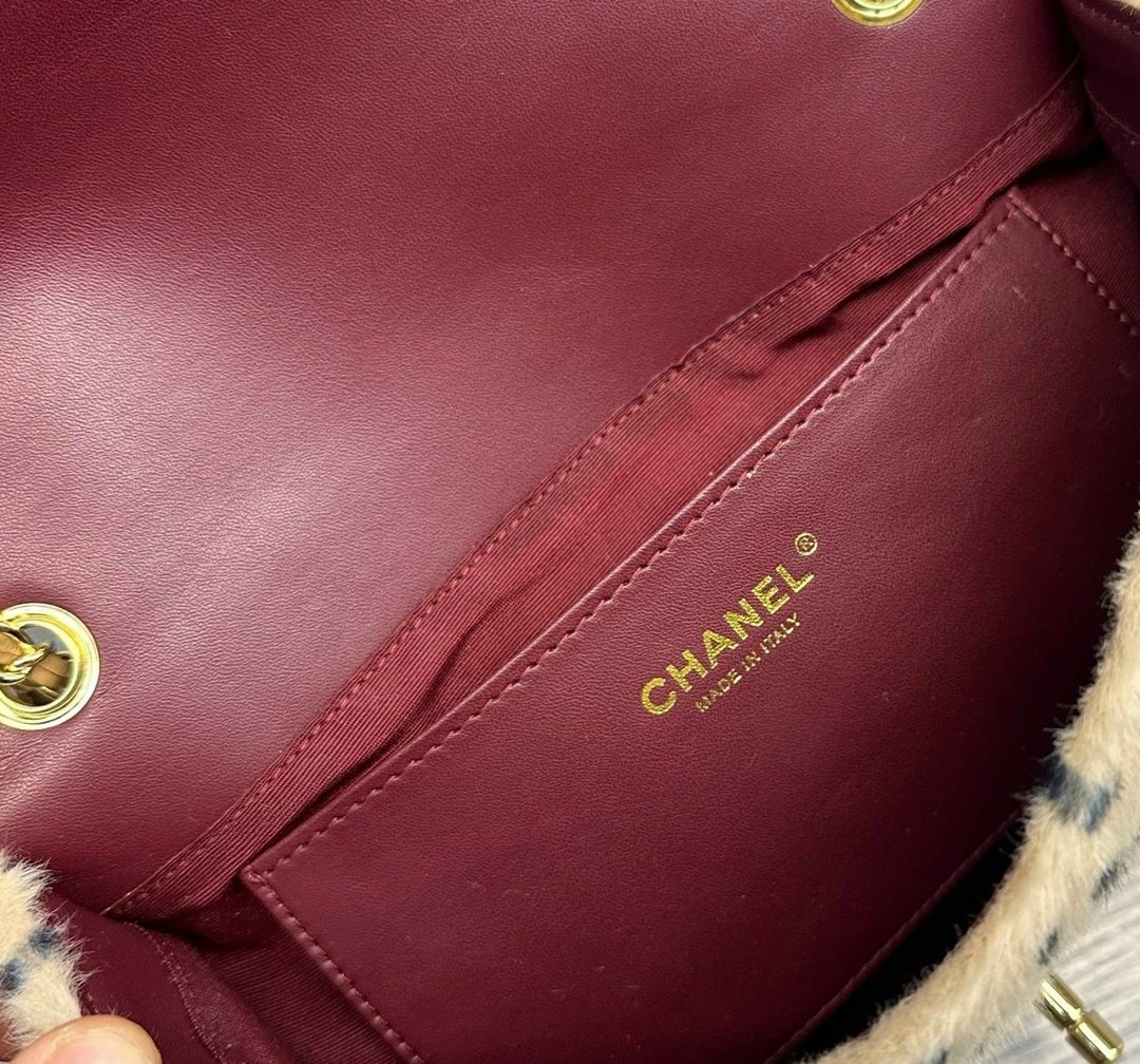 сумка chanel,меховая сумка,сумка женская chanel,chanel classic flap bag,стильные сумочки