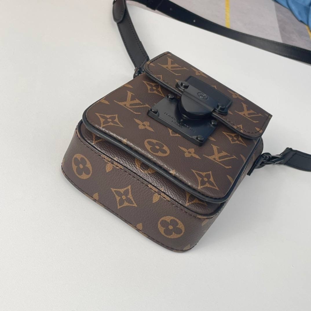 louis vuitton сумка,мужская сумка louis vuittоn s-lock monоgrаm,сумка louis vuitton мужская,мужская сумка через плечо louis vuitton s-lock monogram,louis vuitton monogram