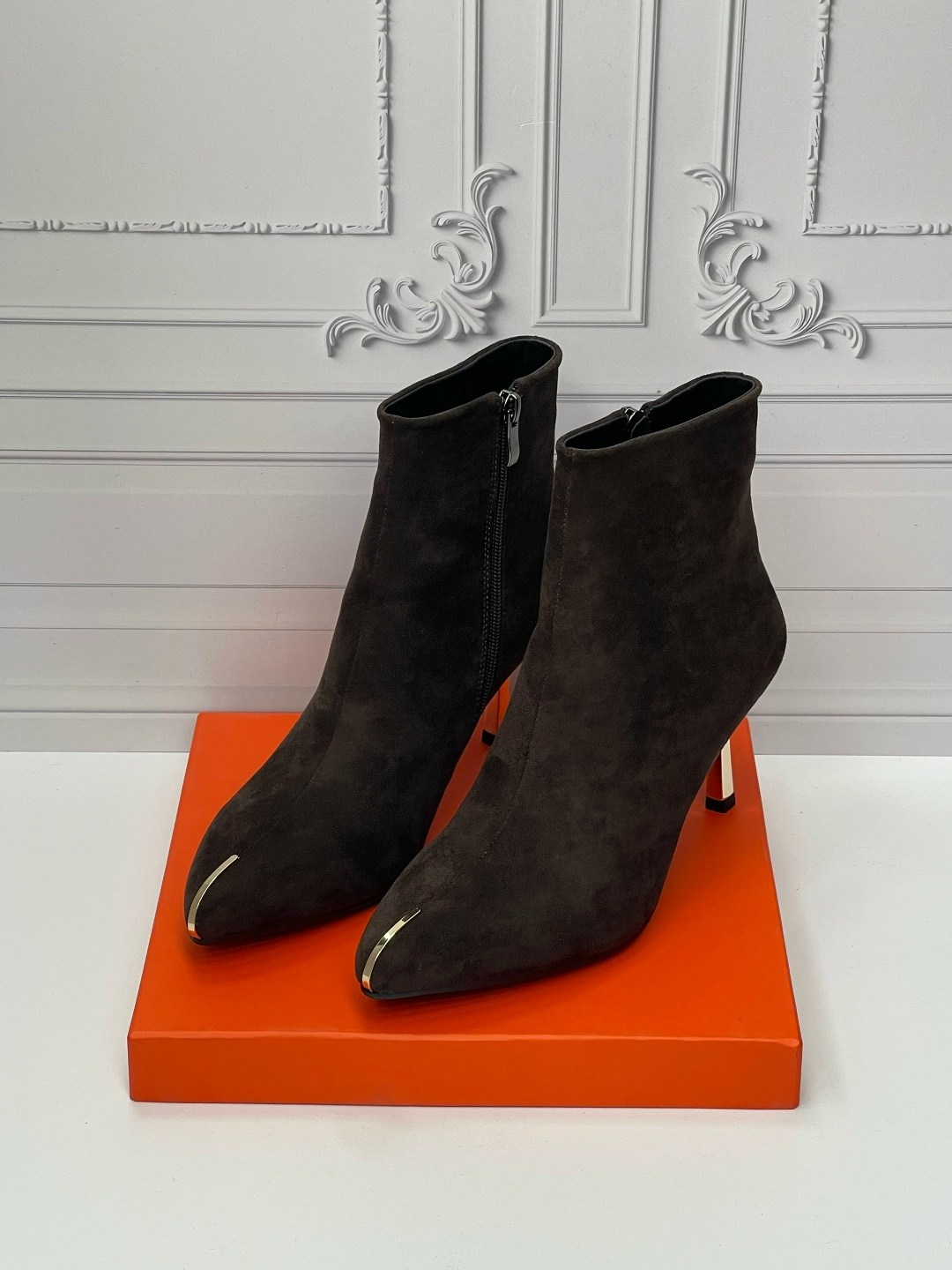 ботильоны gianvito rossi замшевые на каблуке,замшевые ботильоны,замшевые ботильоны gianvito rossi,,ботильоны женские