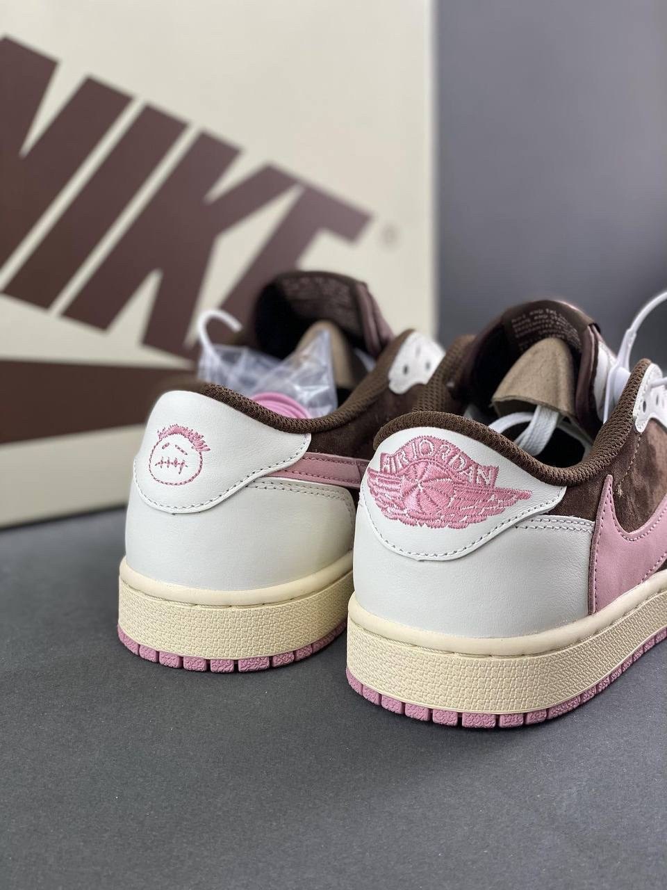 кроссовки travis scott x nike air jordan 1 low og,air jordan 1 low travis scott,кроссовки nike travis scott x air jordan 1 low,кроссовки travis scott x air jordan 1 low,кроссовки nike travis scott x a