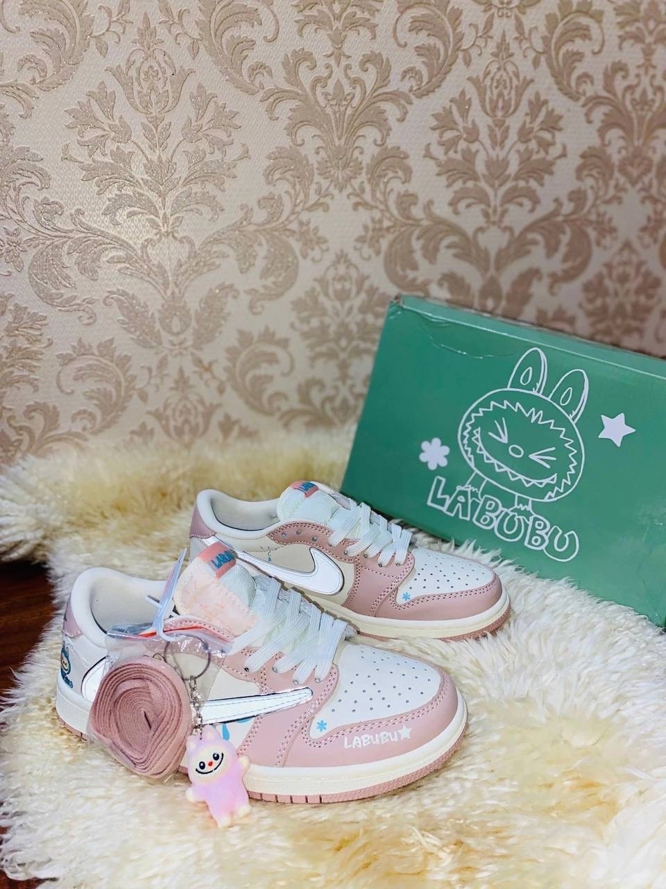 ,женские кроссовки,женские кроссовки balenciaga,кроссовки со стразами,блестящие кроссовки