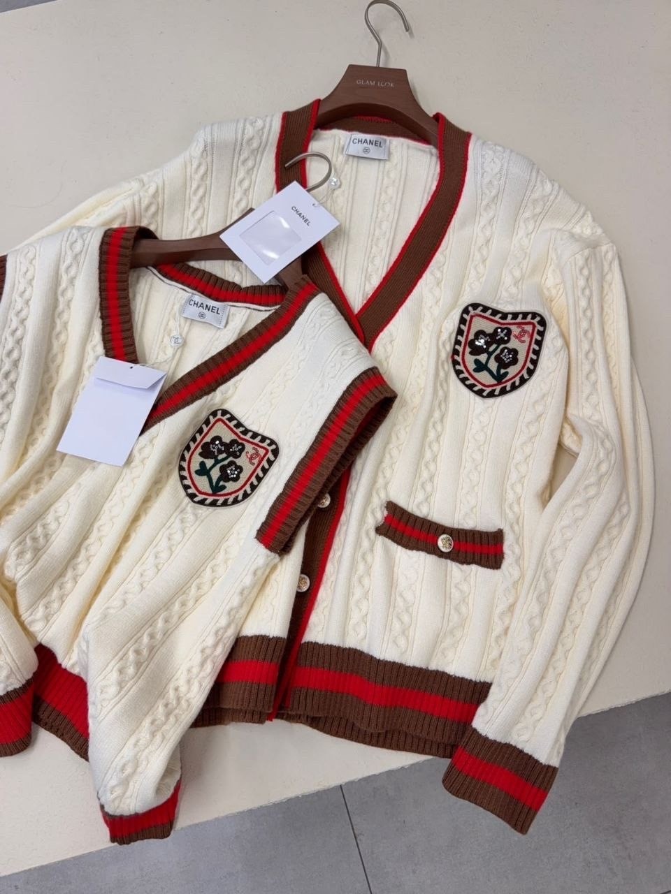 белый кардиган гуччи,кардиган gucci,вязаный кардиган в стиле gucci,кардиган вязаное,стильные кардиганы