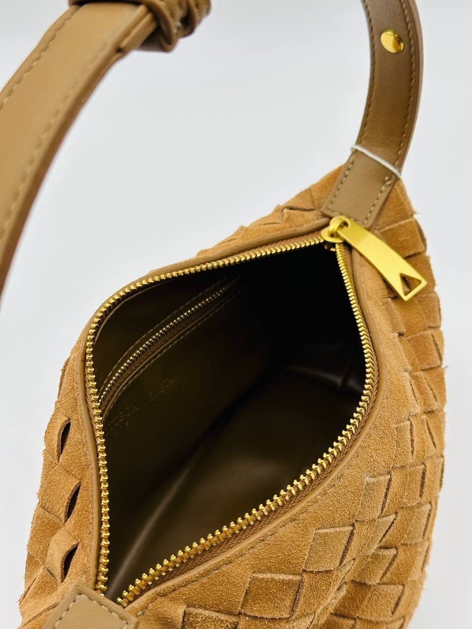 bottega veneta сумка,сумка женская bottega veneta,сумки плетеная,замшевая сумка,сумка bottega veneta коричневый
