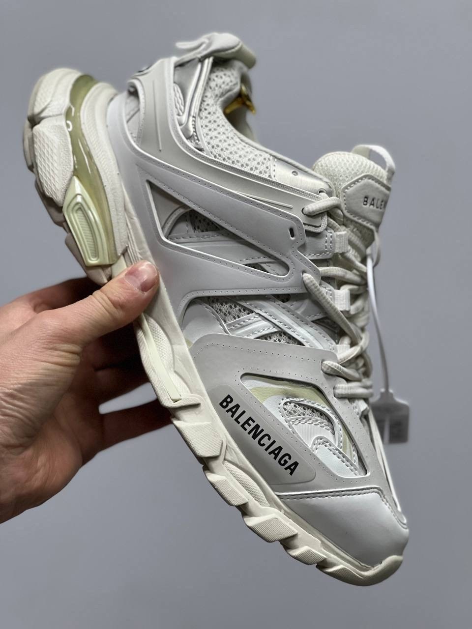 кроссовки женские balenciaga,кроссовки баленсиага трек белые,кроссовки balenciaga track,баленсиага кроссовки которые похожи на шину,кроссовки balenciaga