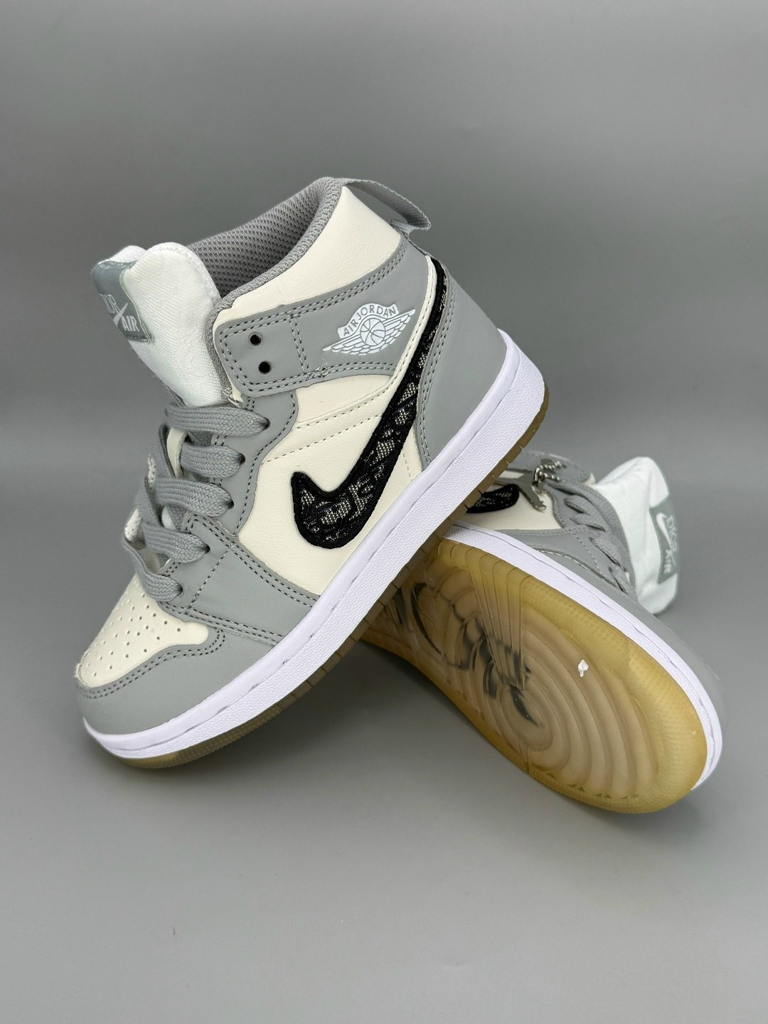 кроссовки nike air jordan 1 retro,кроссовки dior x nike air jordan 1,кроссовки nike air jordan 1,кроссовки dior x nike air jordan 1 серые,кроссовки nike air jordan 1 low wolf grey