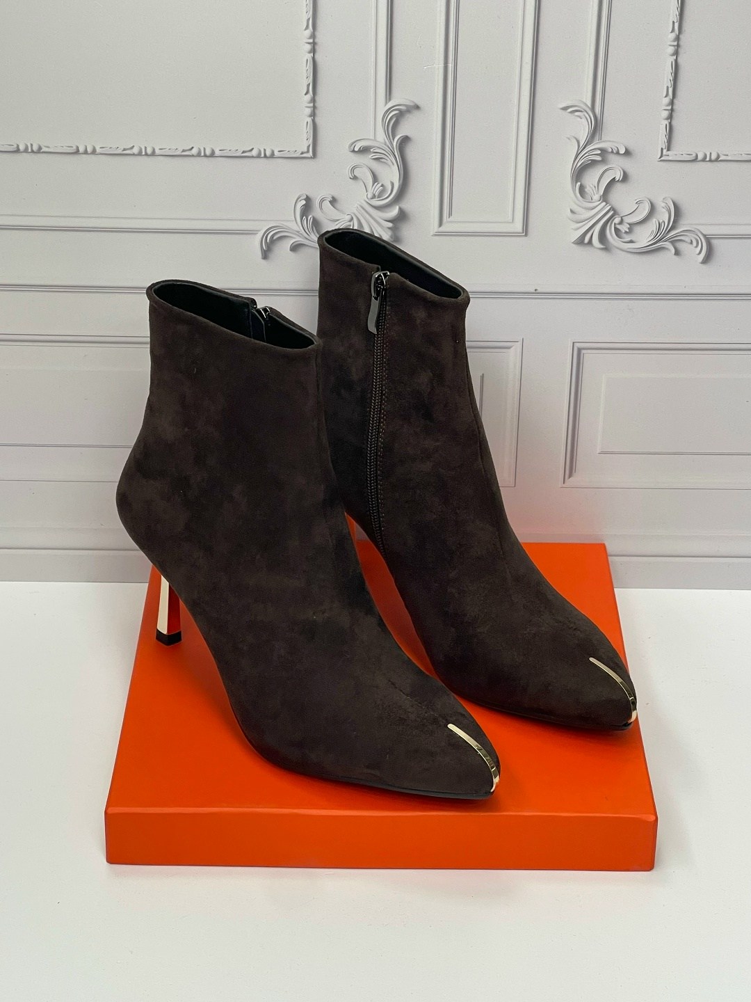 ботильоны gianvito rossi замшевые на каблуке,замшевые ботильоны,замшевые ботильоны gianvito rossi,,ботильоны женские