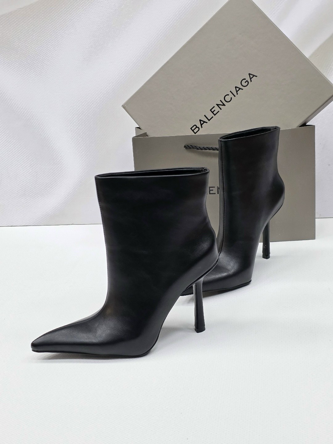 ботильоны balenciaga,,женские ботильоны, баленсиага,сапоги balenciaga