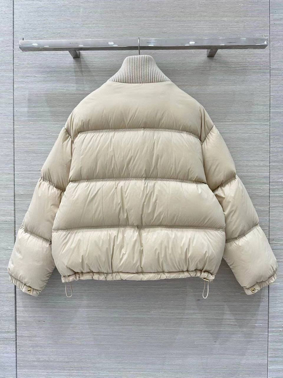 moncler женский пуховик,пуховик celine,короткий пуховик,пуховик бежевый,пуховик для женщин