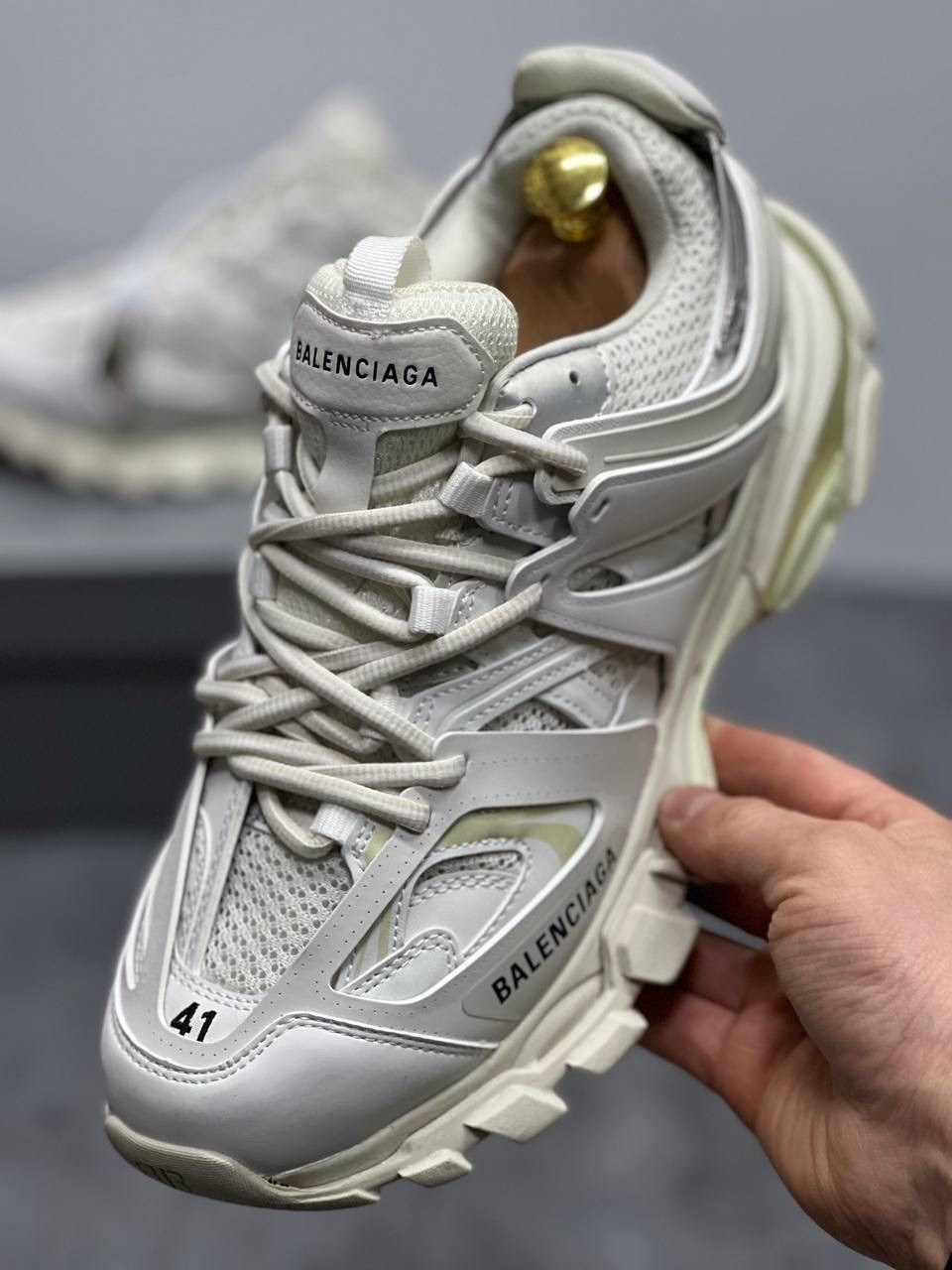 кроссовки женские balenciaga,кроссовки баленсиага трек белые,кроссовки balenciaga track,баленсиага кроссовки которые похожи на шину,кроссовки balenciaga
