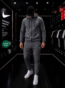 Костюм