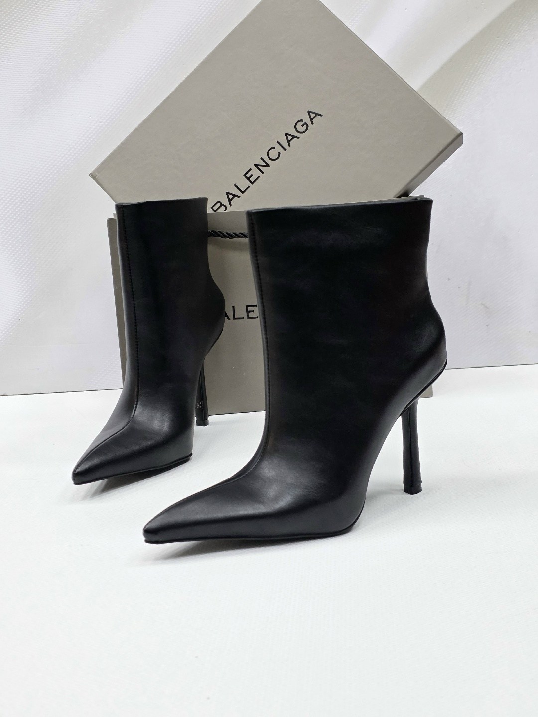 ботильоны balenciaga,,женские ботильоны, баленсиага,сапоги balenciaga