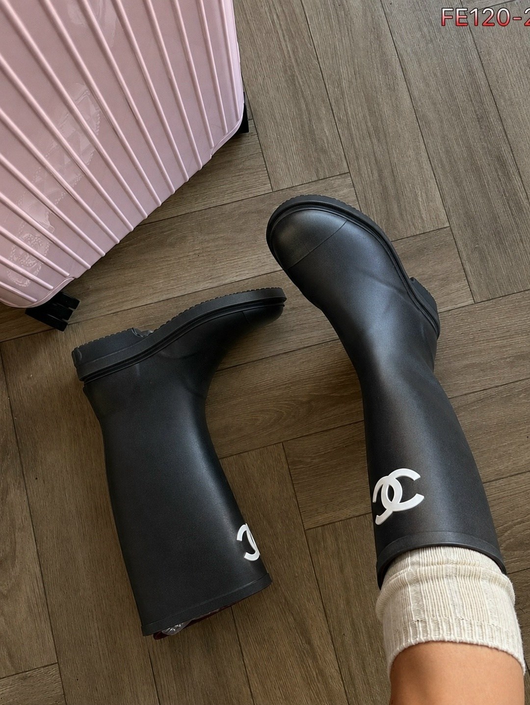резиновые сапоги chanel,резиновые сапоги шанель,женские резиновые сапоги,сапоги chanel,сапоги резиновые