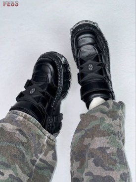 Кроссовки