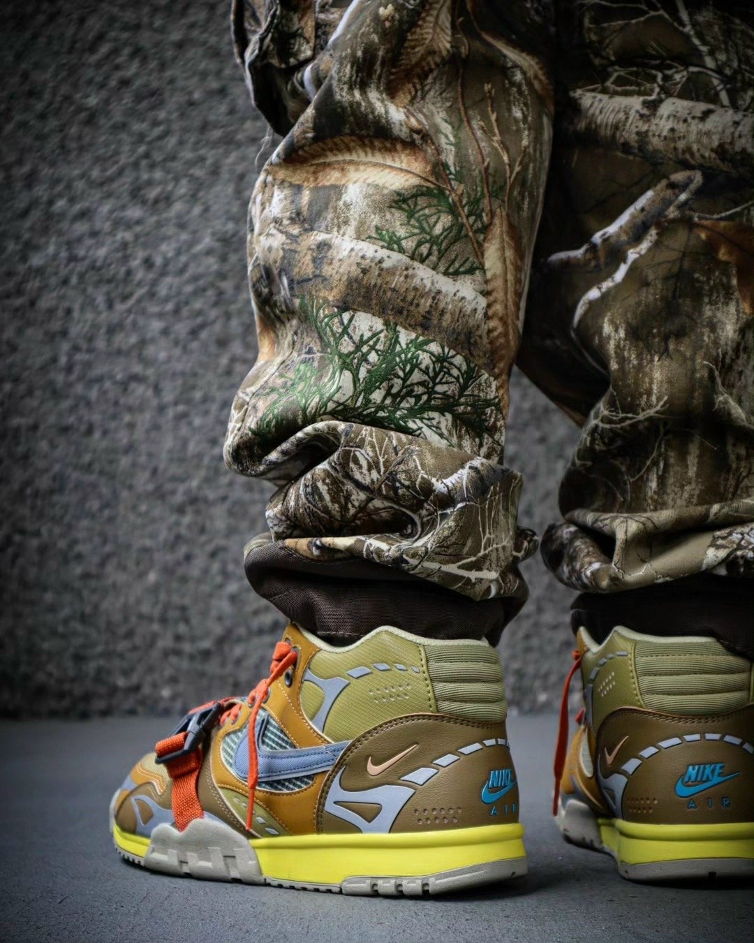 nike air trainer 1 sp,nike air trainer 1 utility sp light smoke grey honeydew,nike air trainer 1,кроссовки nike air trainer 1 sp smoke grey,кроссовки nike air trainer 1