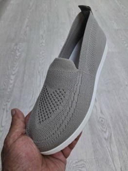 Кроссовки