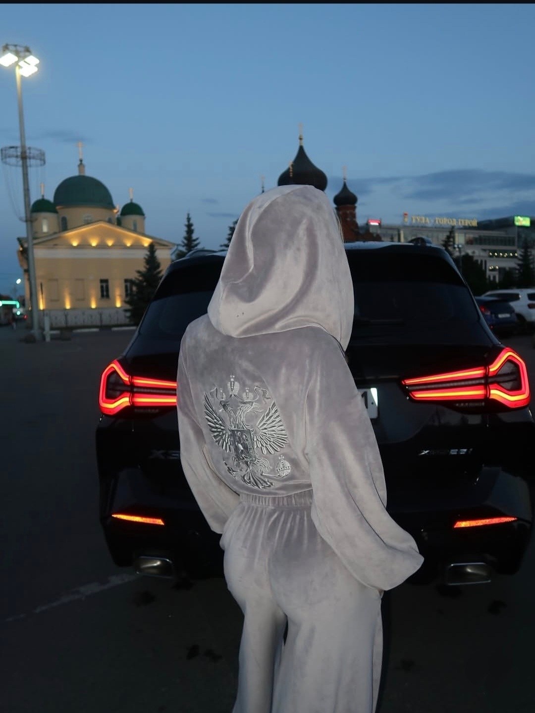 спортивные костюмы,спортивные костюмы женские,женские костюмы,костюм из велюра,костюм велюровый