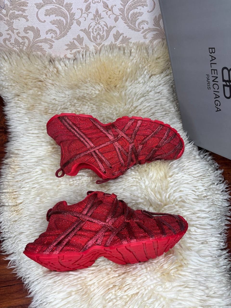 ,красные кроссовки,женские кроссовки,balenciaga кроссовки женские,кроссовки balenciaga
