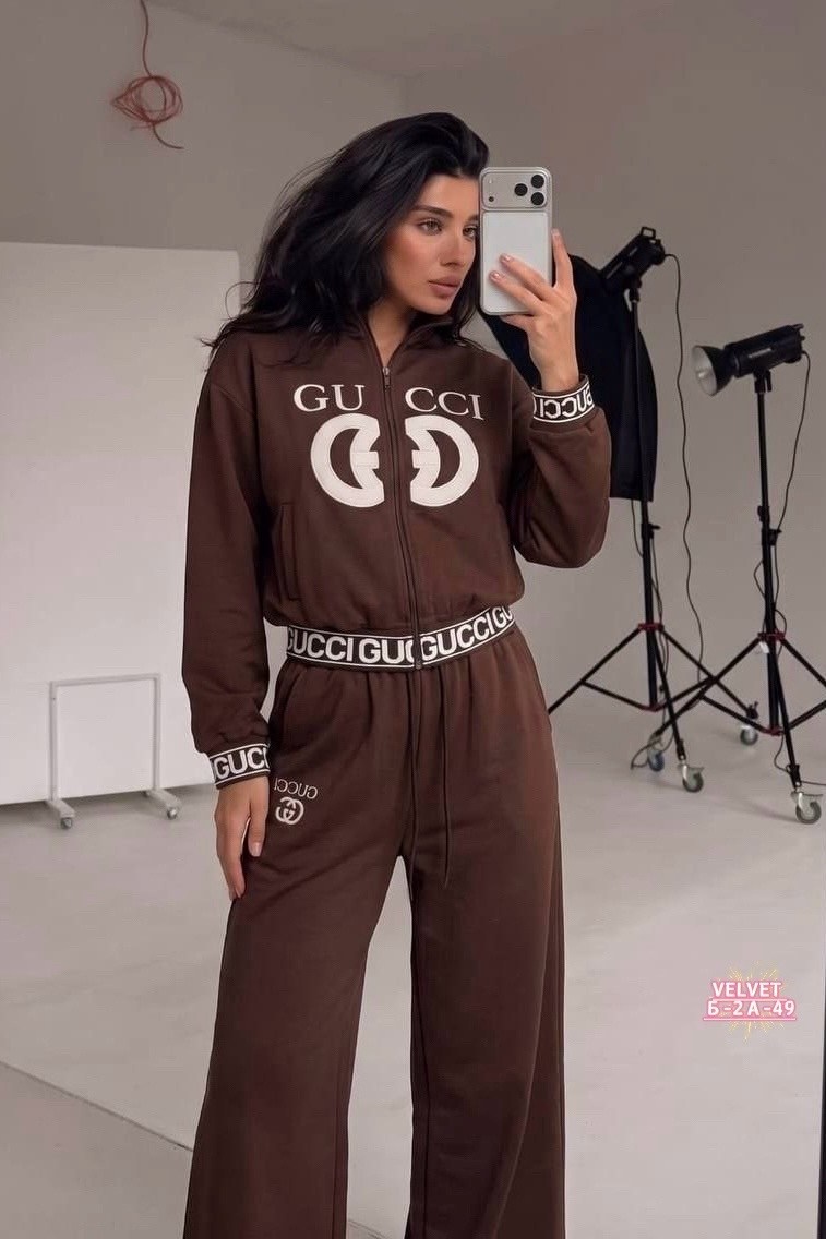 стильные костюмы,костюм спортивный,спортивный костюм miu miu,спортивный костюм gucci,женский спортивный костюм