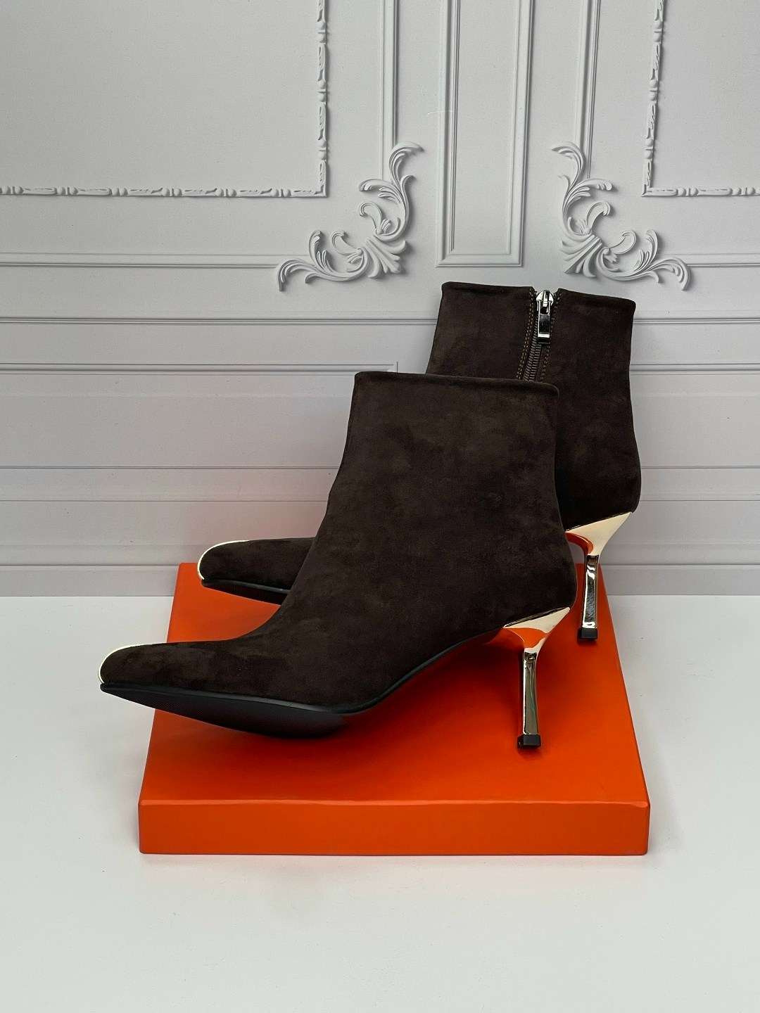 ботильоны gianvito rossi замшевые на каблуке,замшевые ботильоны,замшевые ботильоны gianvito rossi,,ботильоны женские