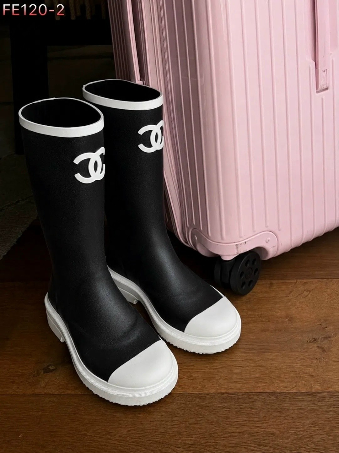 резиновые сапоги chanel,резиновые сапоги шанель,женские резиновые сапоги,сапоги chanel,сапоги резиновые