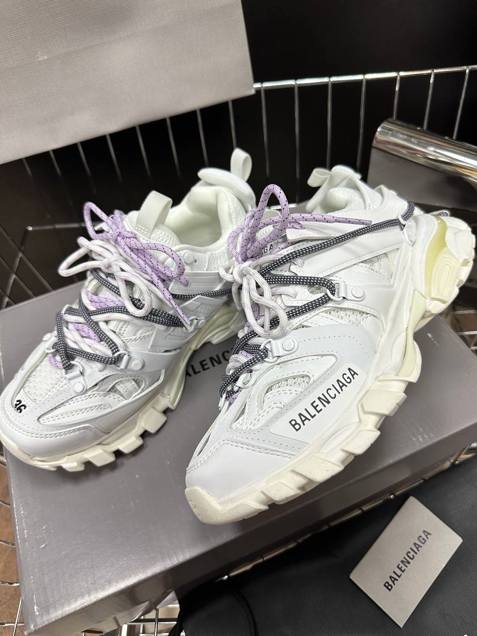 кроссовки баленсиага женские оригинал,кроссовки balenciaga,женские кроссовки balenciaga,кроссовки баленсиага трак,баленсиаги женские