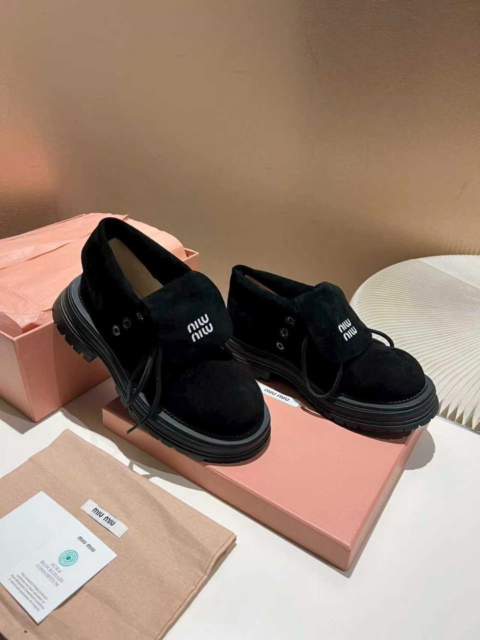 ботинки miu miu,,ботинки miu miu женские,ботинки miu miu женские серые бежевые замшевые,ботинки miu