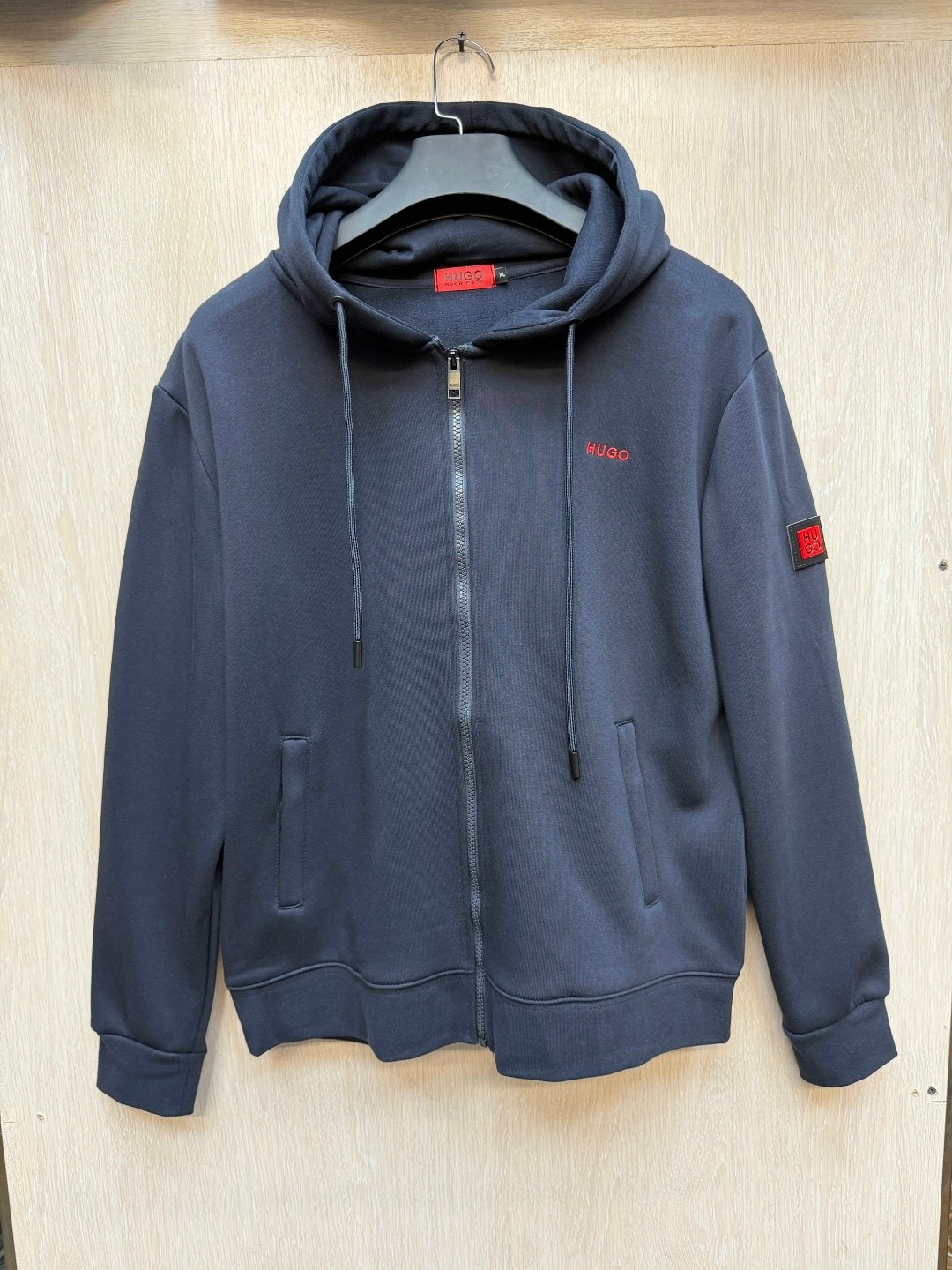 hugo boss мужская куртка,зимний спортивный мужской костюм hugo boss тройка,куртка для мужчин,куртка hugoboss мужская,мужская зимняя куртка