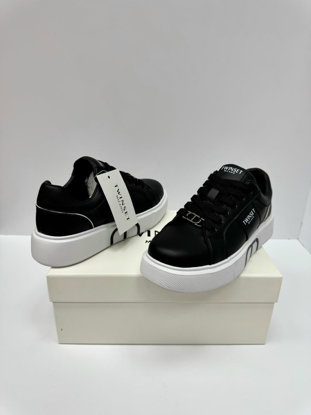 ,кроссовки valentino,кеды dolce&gabbana,кроссовки дольче габбана женские,кроссовки miu miu женские