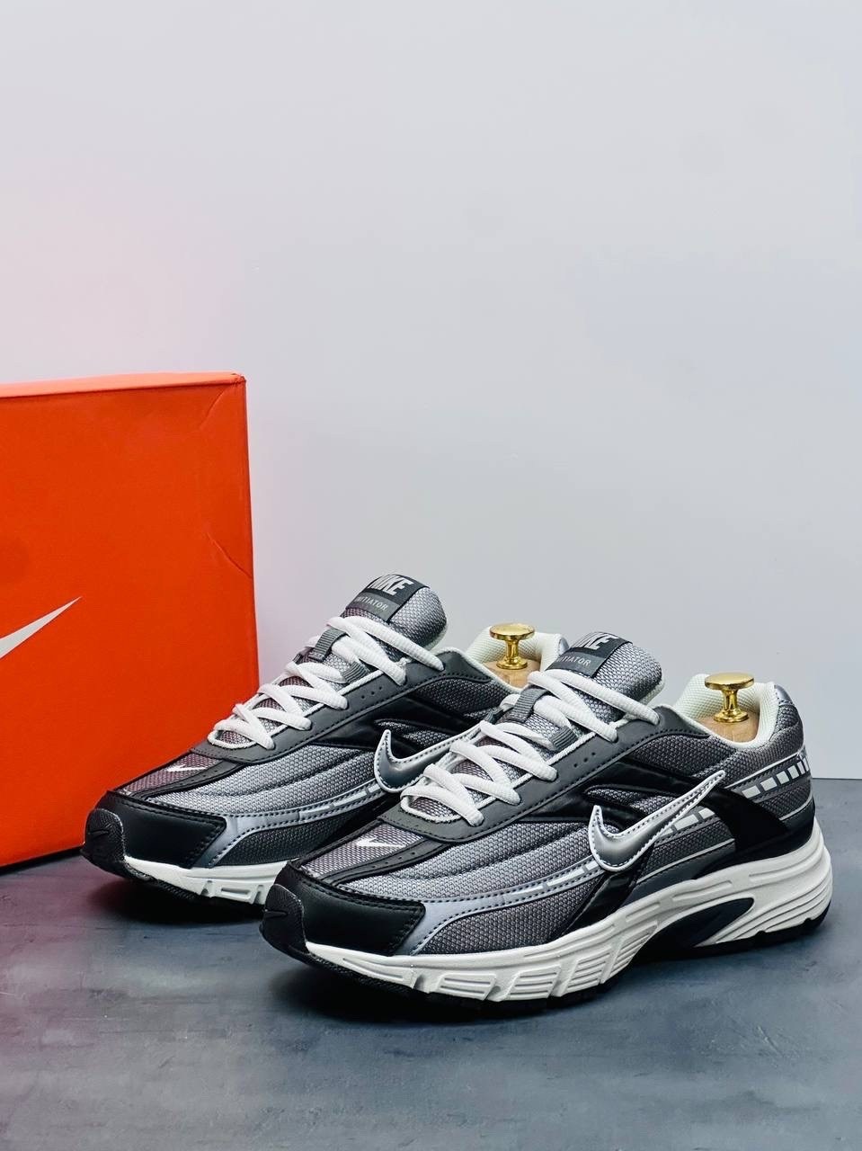мужские беговые кроссовки initiator от finish line nike мультиколор,мужские беговые кроссовки initiator от finish line nike,кроссовки nike initiator,кроссовки мужские nike initiator графитовые ib3083-