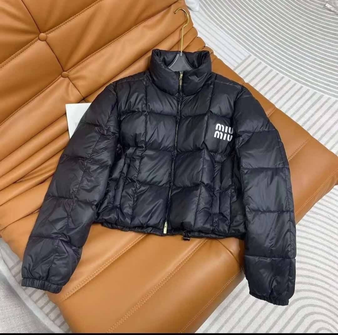 miu miu женская чёрная куртка,короткий пуховик,куртка miu miu,куртка модная,зимние куртки
