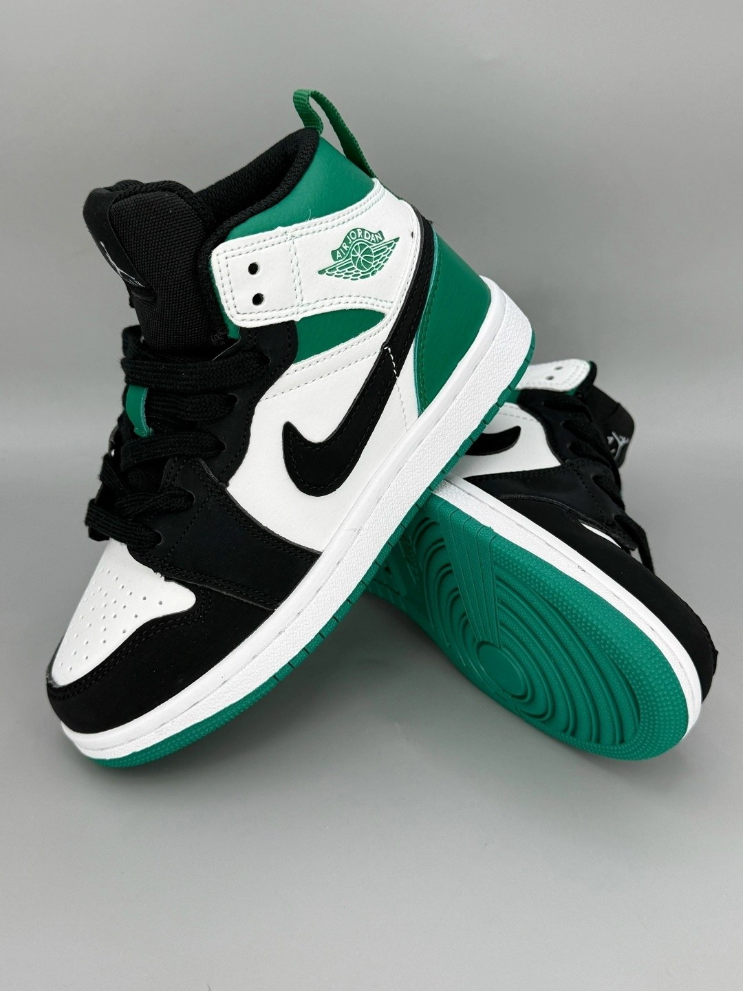 кроссовки jordan,nike air jordan 1 green,nike air jordan 1 lucky green,кроссовки мальчику,кроссовки джордан