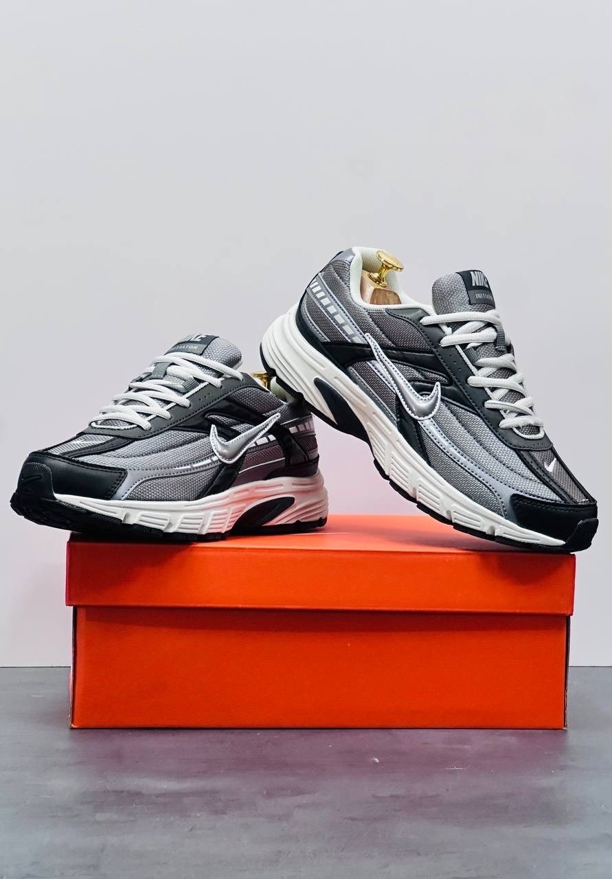 мужские беговые кроссовки initiator от finish line nike мультиколор,мужские беговые кроссовки initiator от finish line nike,кроссовки nike initiator,кроссовки мужские nike initiator графитовые ib3083-