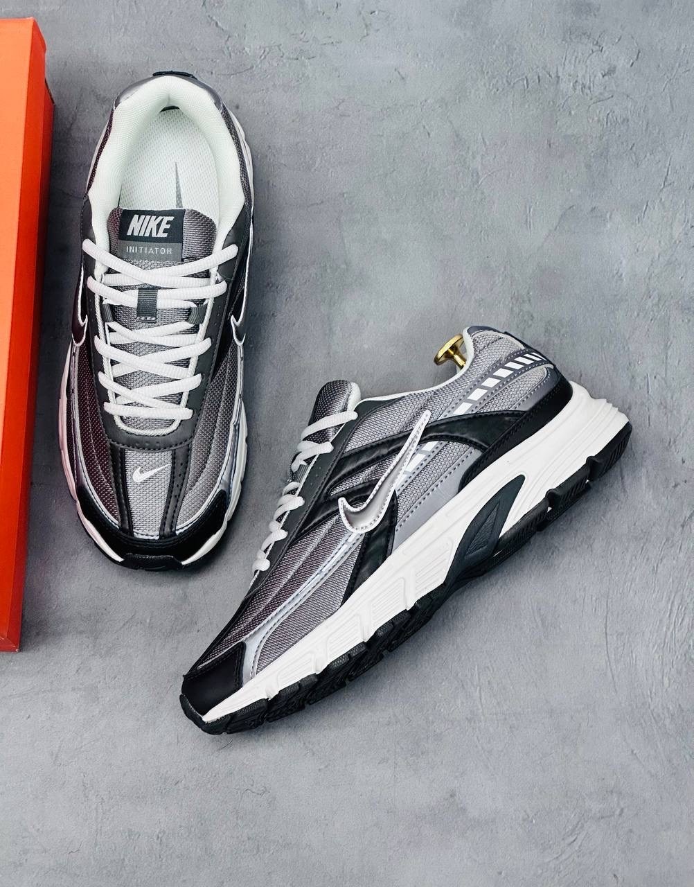 мужские беговые кроссовки initiator от finish line nike мультиколор,мужские беговые кроссовки initiator от finish line nike,кроссовки nike initiator,кроссовки мужские nike initiator графитовые ib3083-