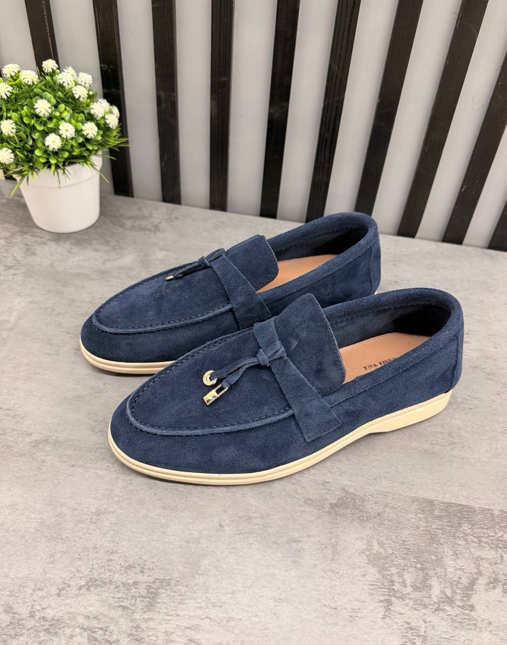 ,лоферы loro piana,loro piana лоферы женские,женские мокасины,мокасины замшевые