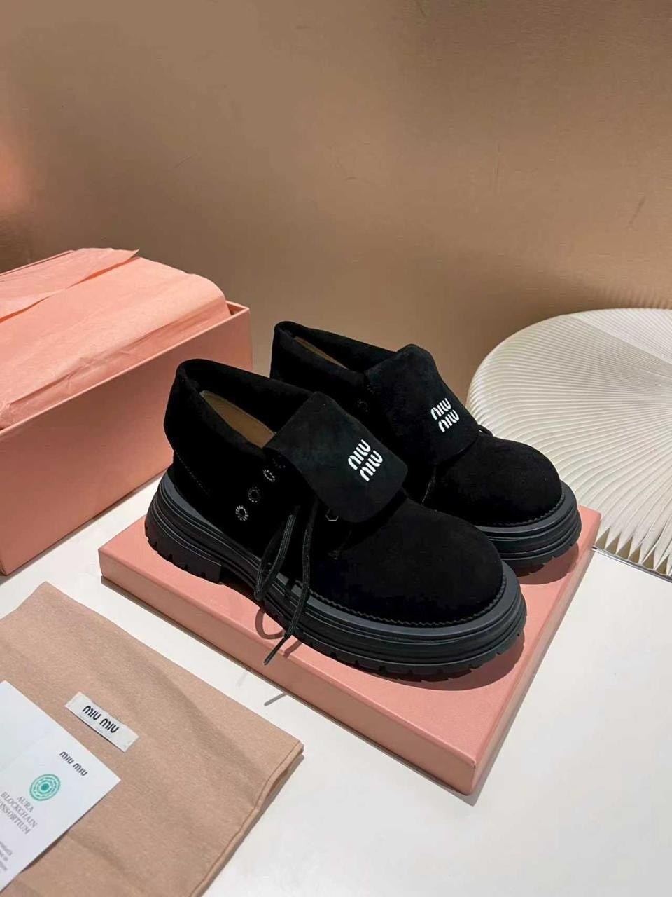 ботинки miu miu,,ботинки miu miu женские,ботинки miu miu женские серые бежевые замшевые,ботинки miu
