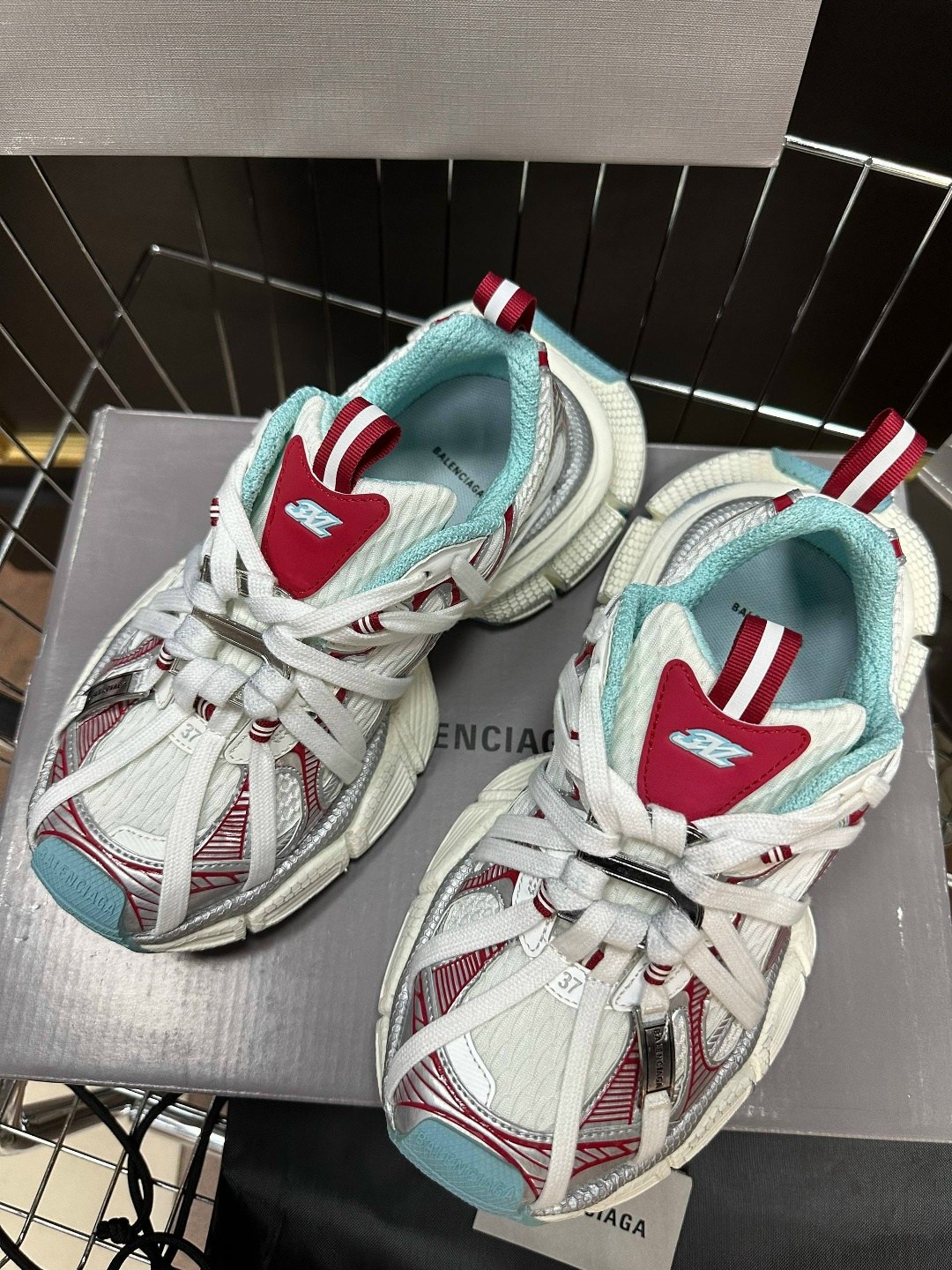 женские кроссовки balenciaga,balenciaga кроссовки,кроссовки balenciaga 3 xl,balenciaga большие кроссовки,кроссовки track balenciaga